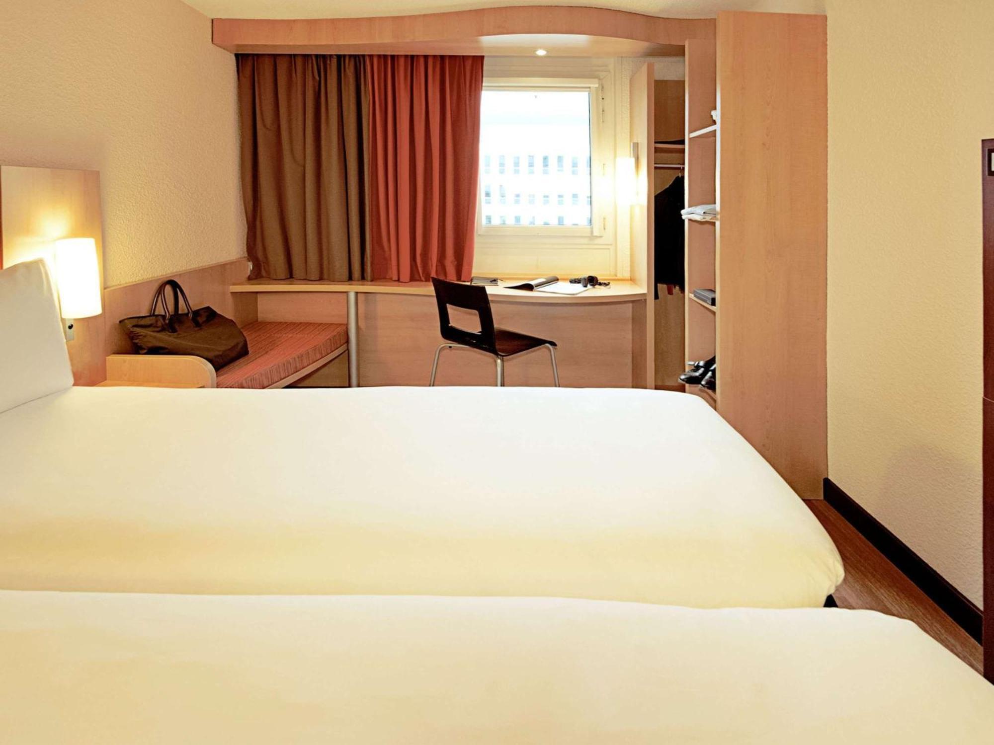 ibis Stuttgart Centrum Exterior foto