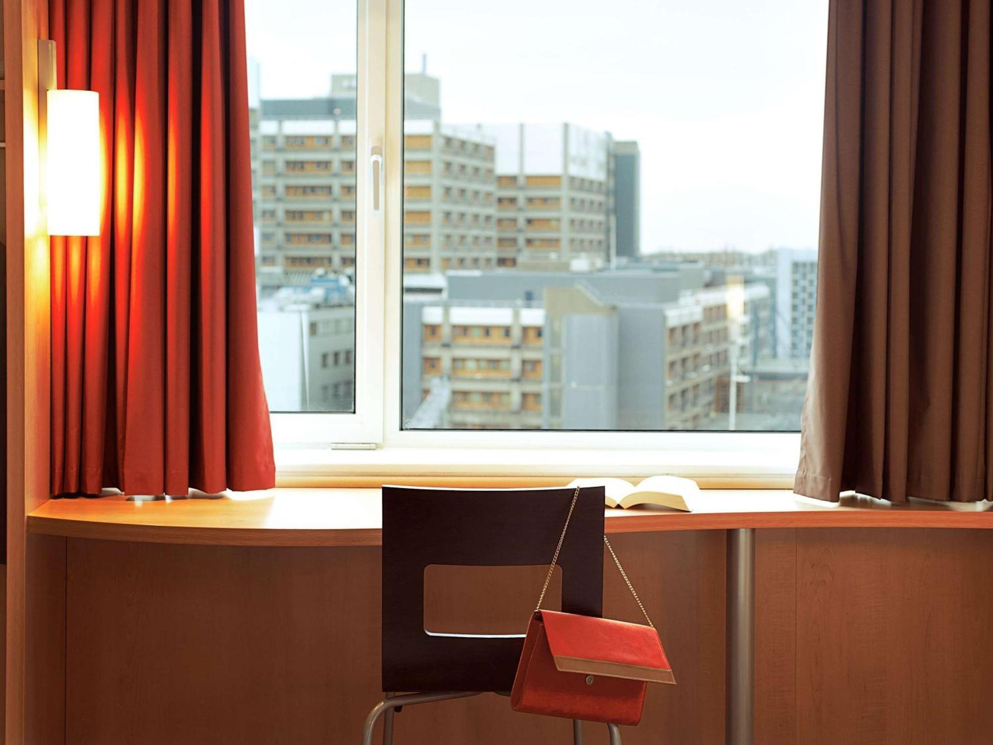 ibis Stuttgart Centrum Exterior foto